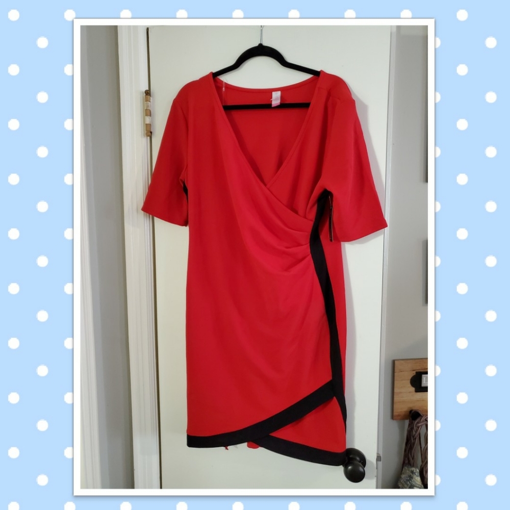No Boundaries Frame Dress- Red Combo